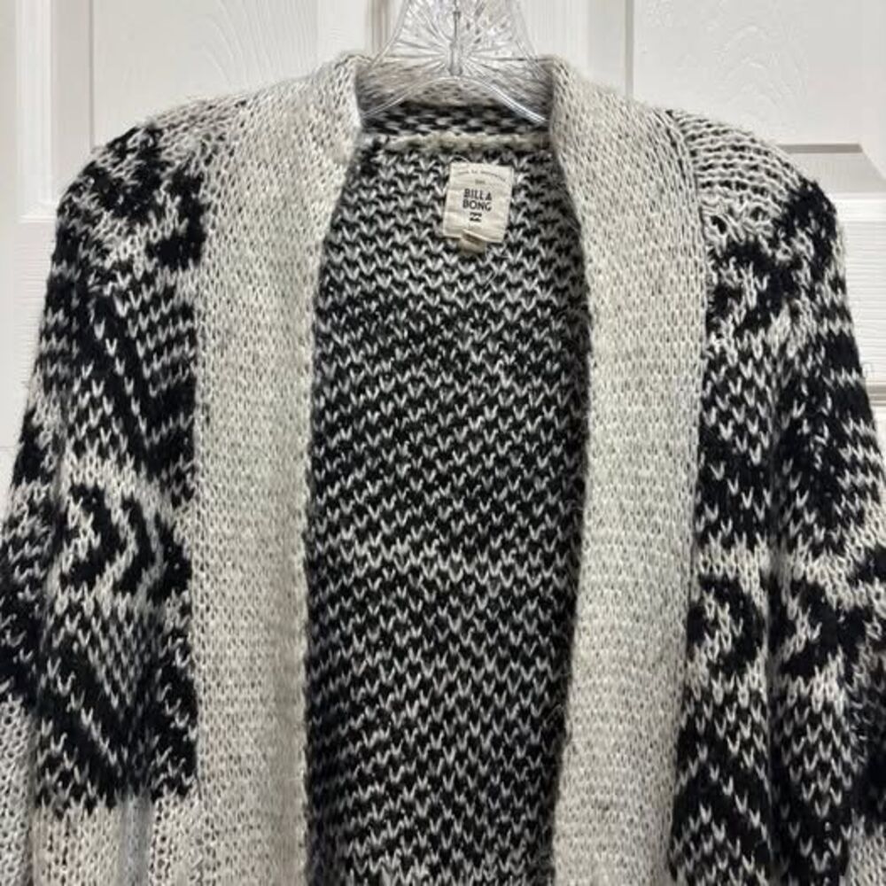 Billabong size small cardigan gray and black